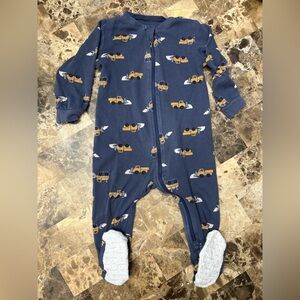 4-30$ Pekkle snow truck print Pajamas 12months